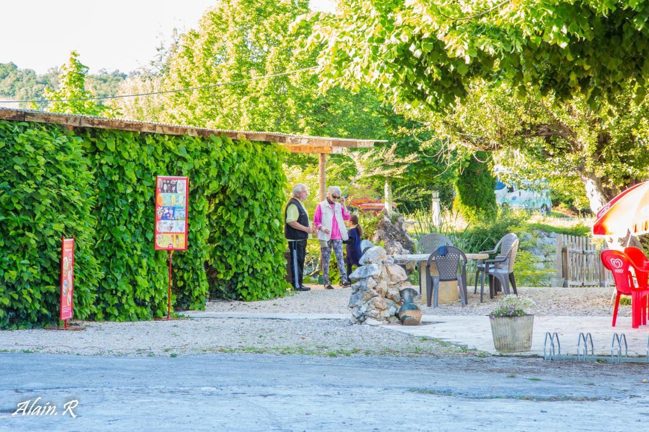 Paradise Challets And Camping Hotel Sarrecave Ngoại thất bức ảnh